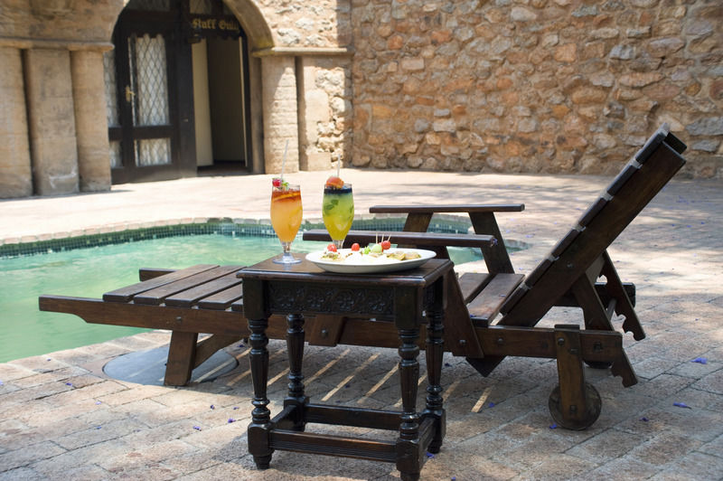 Nesbitt Castle Hotel Bulawayo Exterior foto